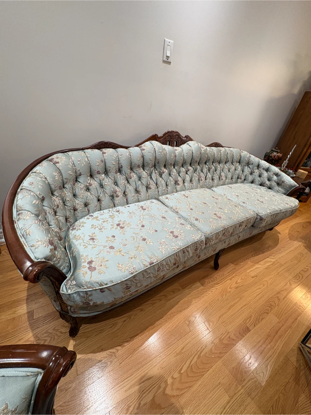 Vintage Tufted 3 piece Sofa Set with real wood frame - photo 3