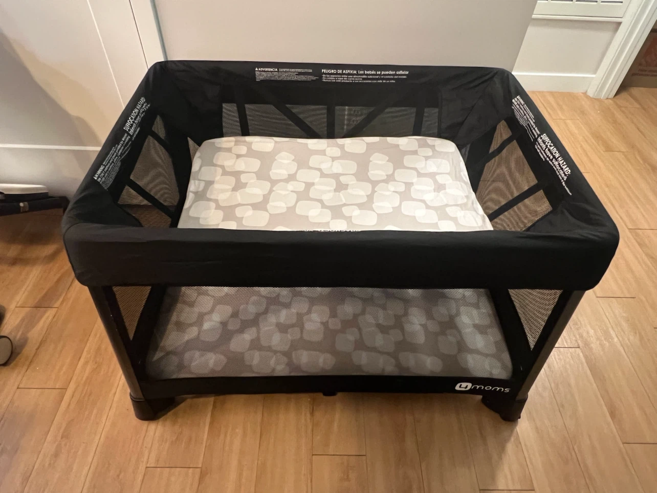 4moms pack and play