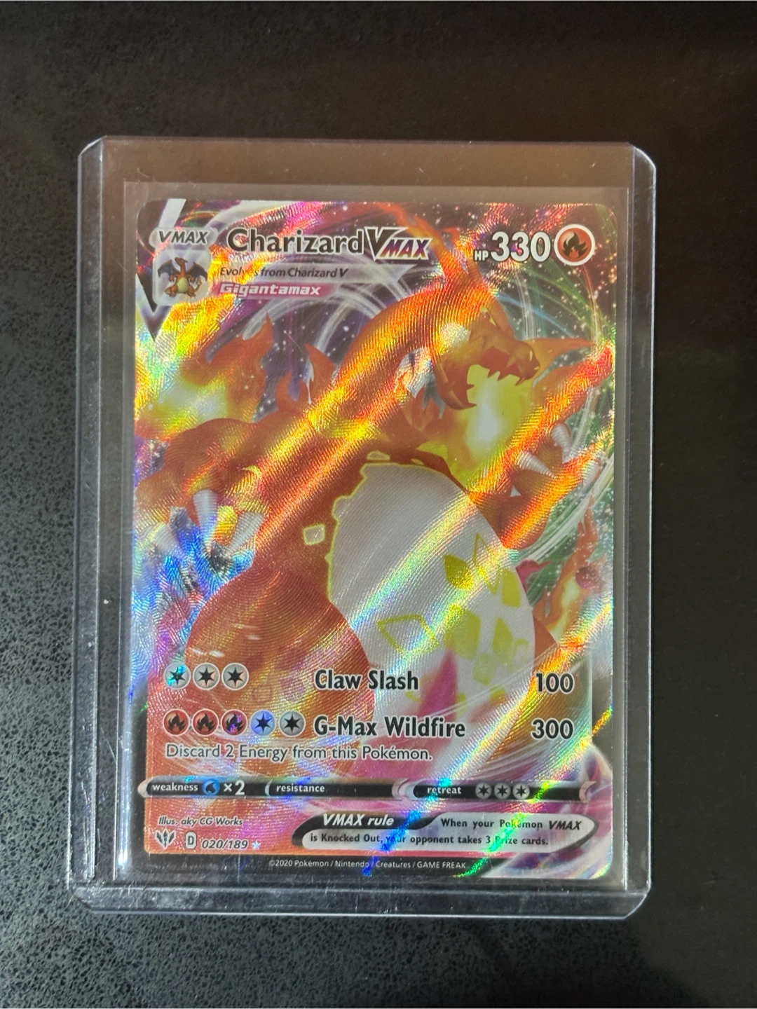 Charizard VMAX Trading Card
