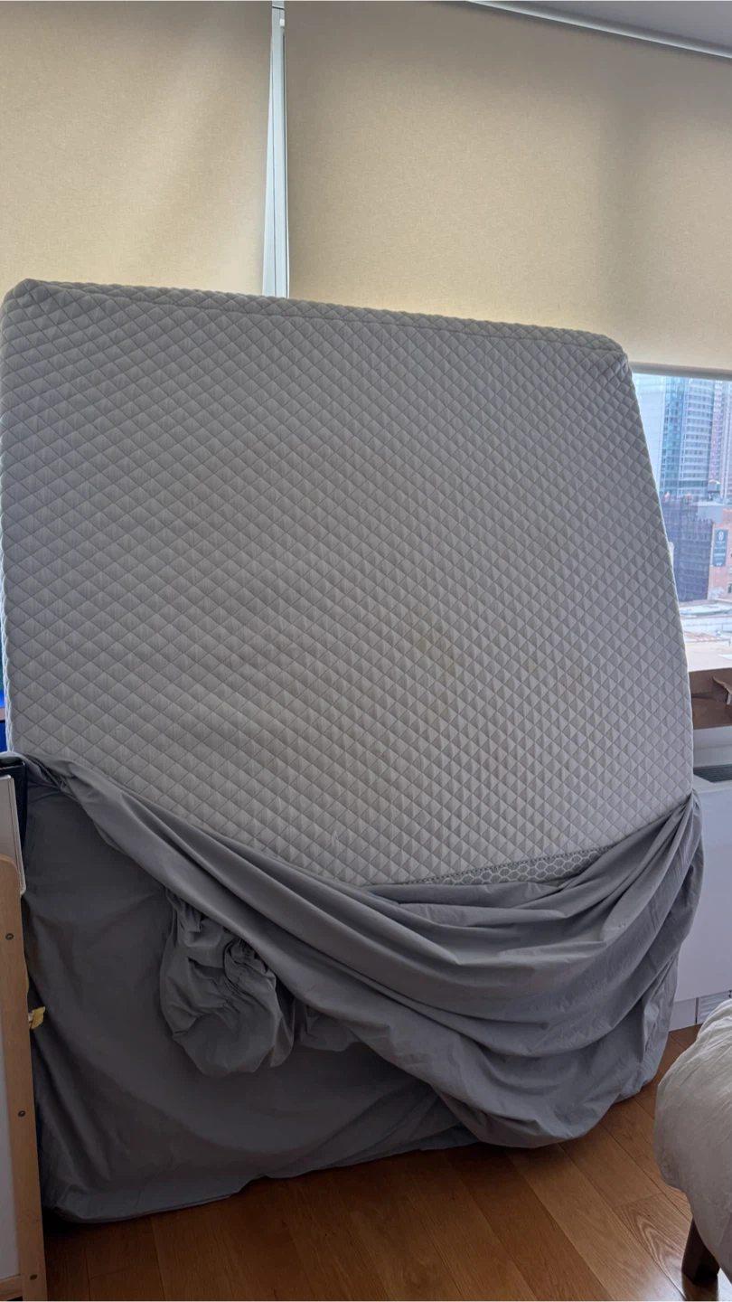Leesa Hybrid Queen Mattress + FREE Sheets & Pillowcases - photo 4