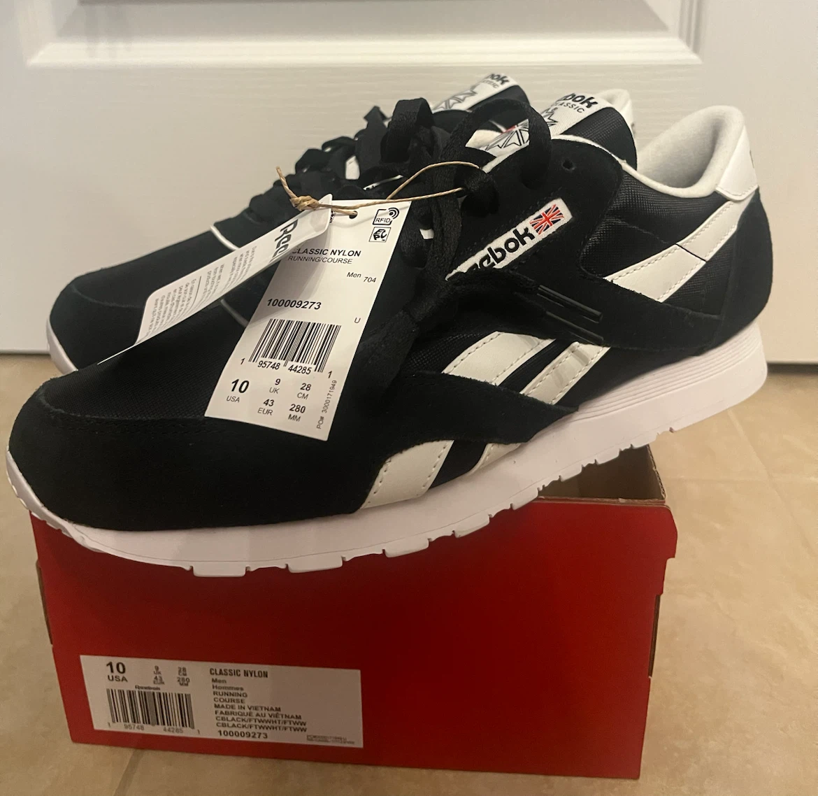 Reebok Classic Nylon Running Shoes • Men’s Size 10
