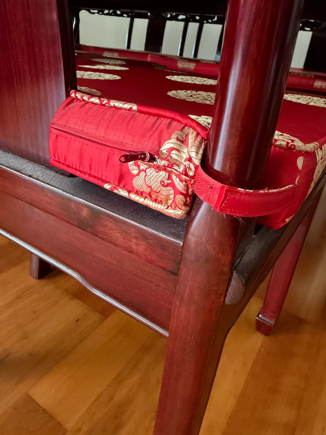 Traditional Chinese Carved Hardwood Table & Chairs - photo 5