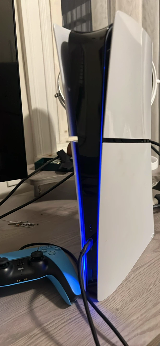 Playstation 5 slim 1tb with headphones