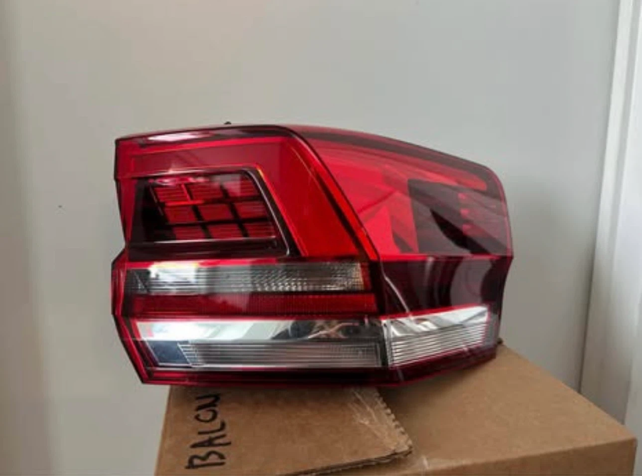 Tail Lamp LED , Right Passenger Side. Volkswagen Atlas