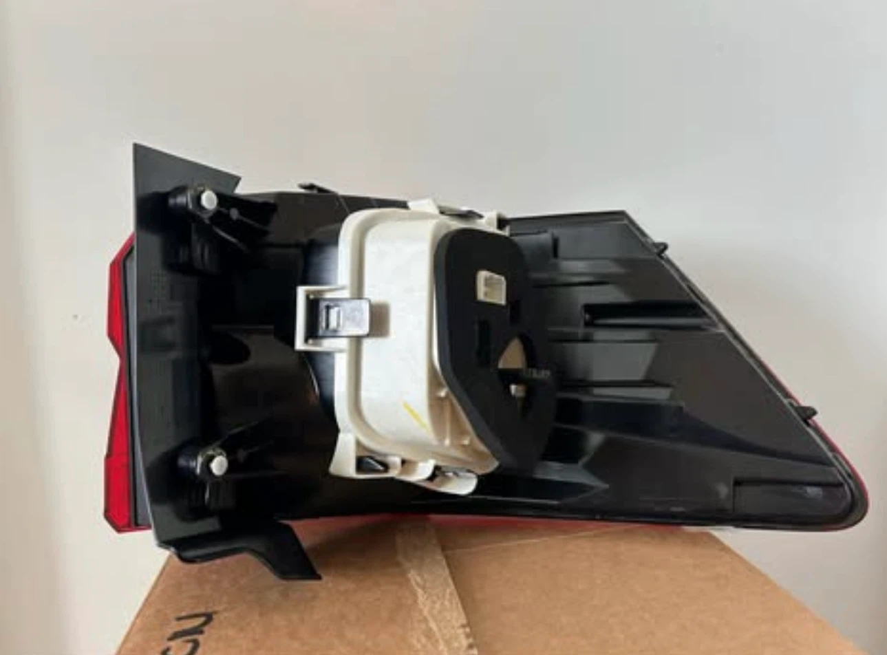 Tail Lamp LED , Right Passenger Side. Volkswagen Atlas - photo 2