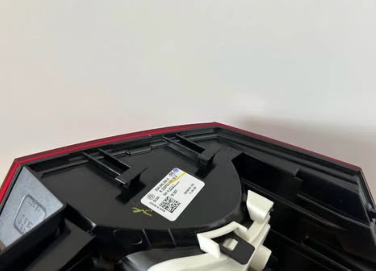 Tail Lamp LED , Right Passenger Side. Volkswagen Atlas - photo 3