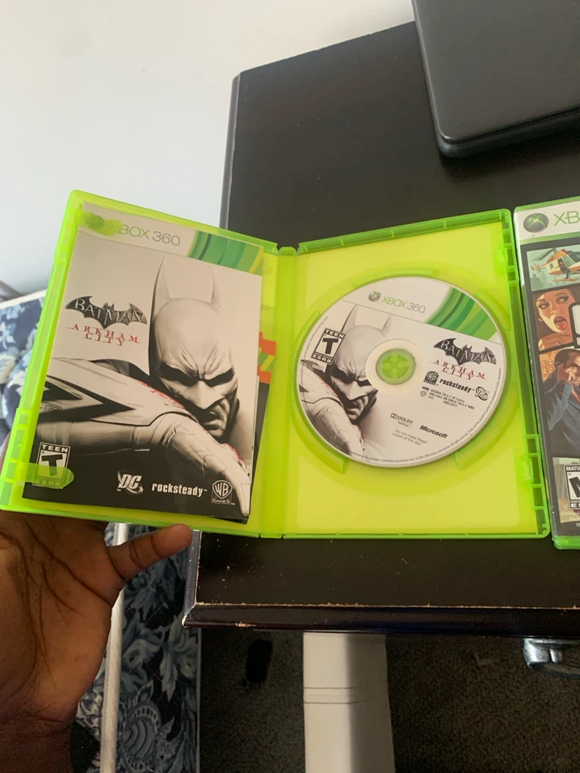 Xbox 360 Games - Grand Theft Auto IV & Batman Arkham City - photo 2
