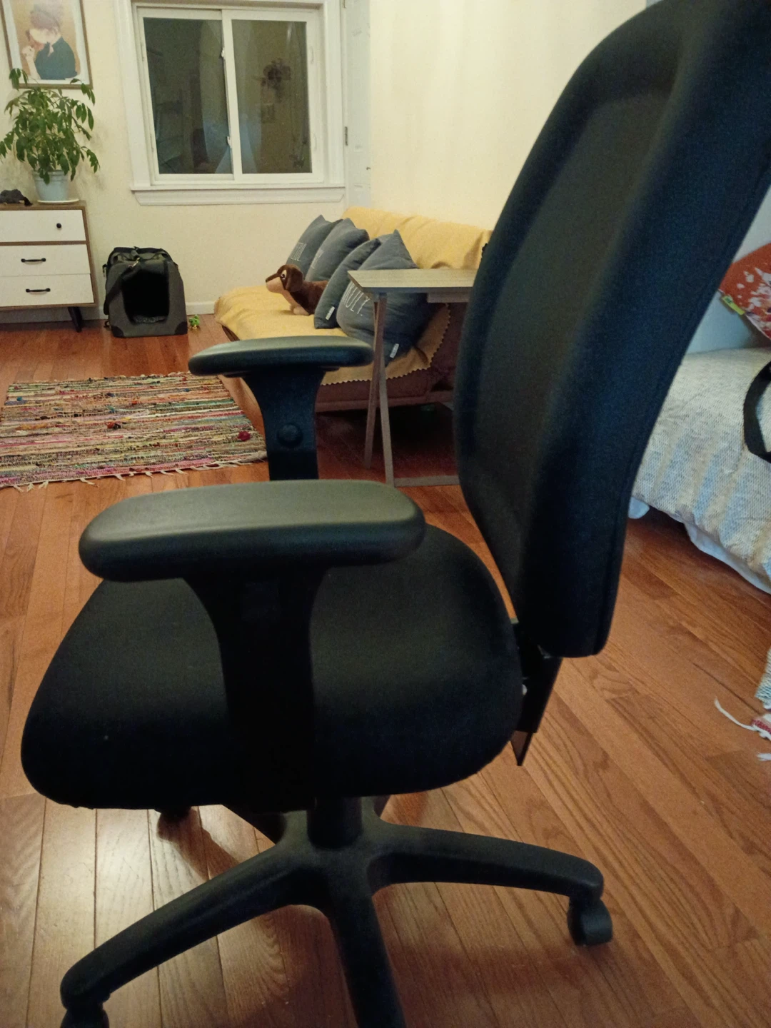Desk chair