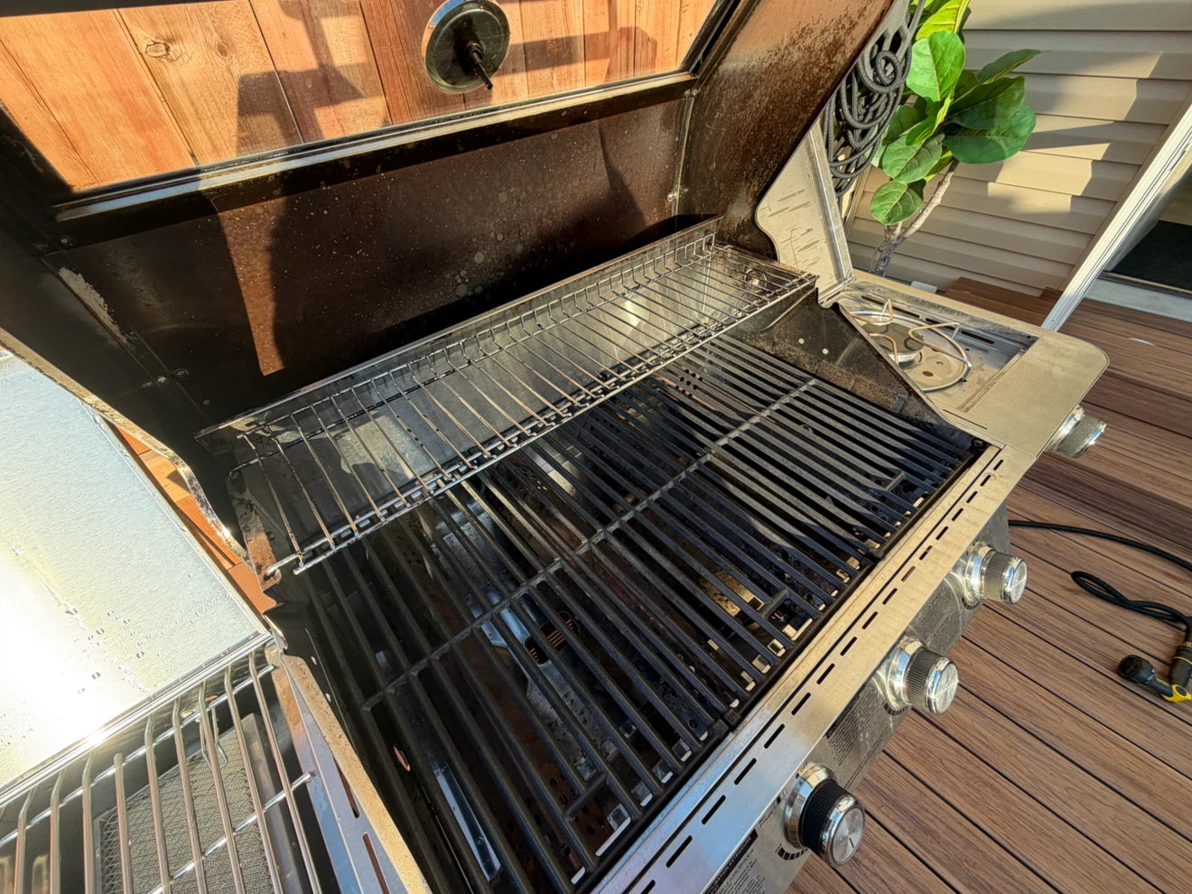 Monument Stainless Steel Propane Grill - photo 3