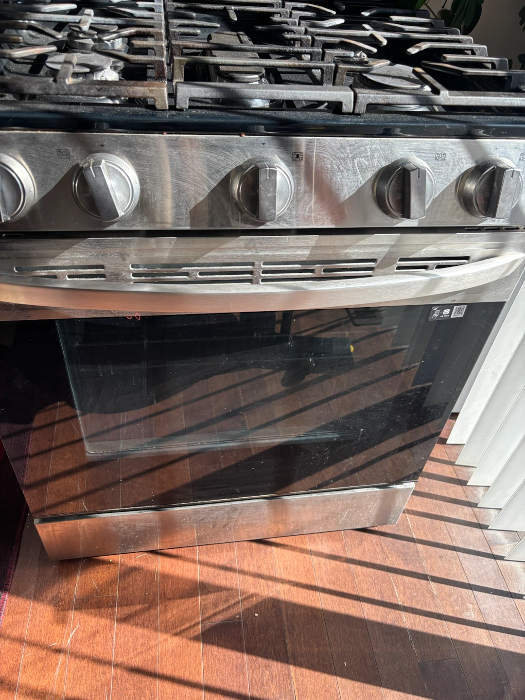 LG Stainless Steel Gas Range - photo 3