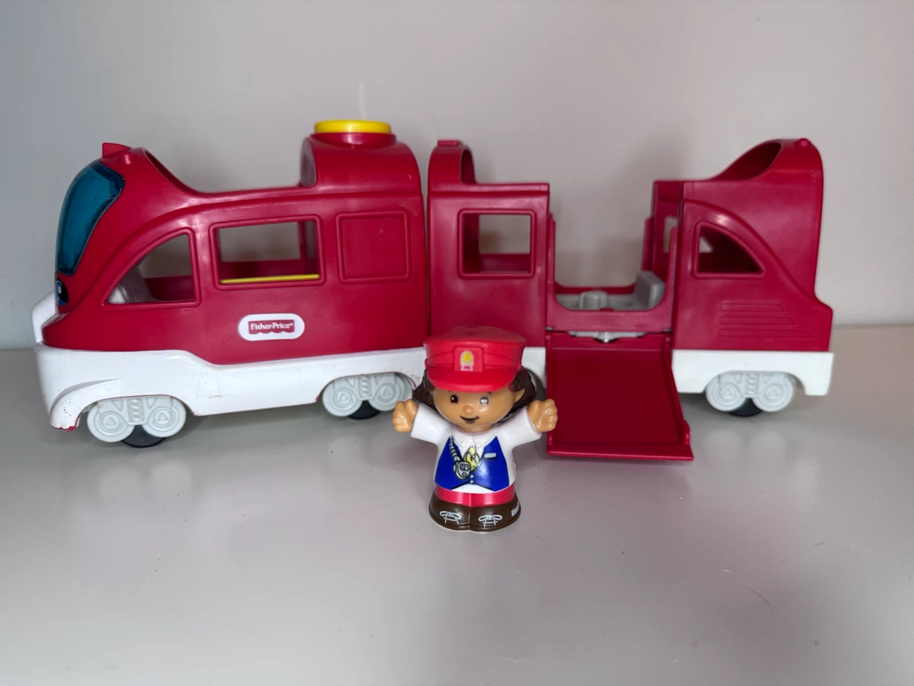 Fisher-Price Little People Friendly Passengers Train