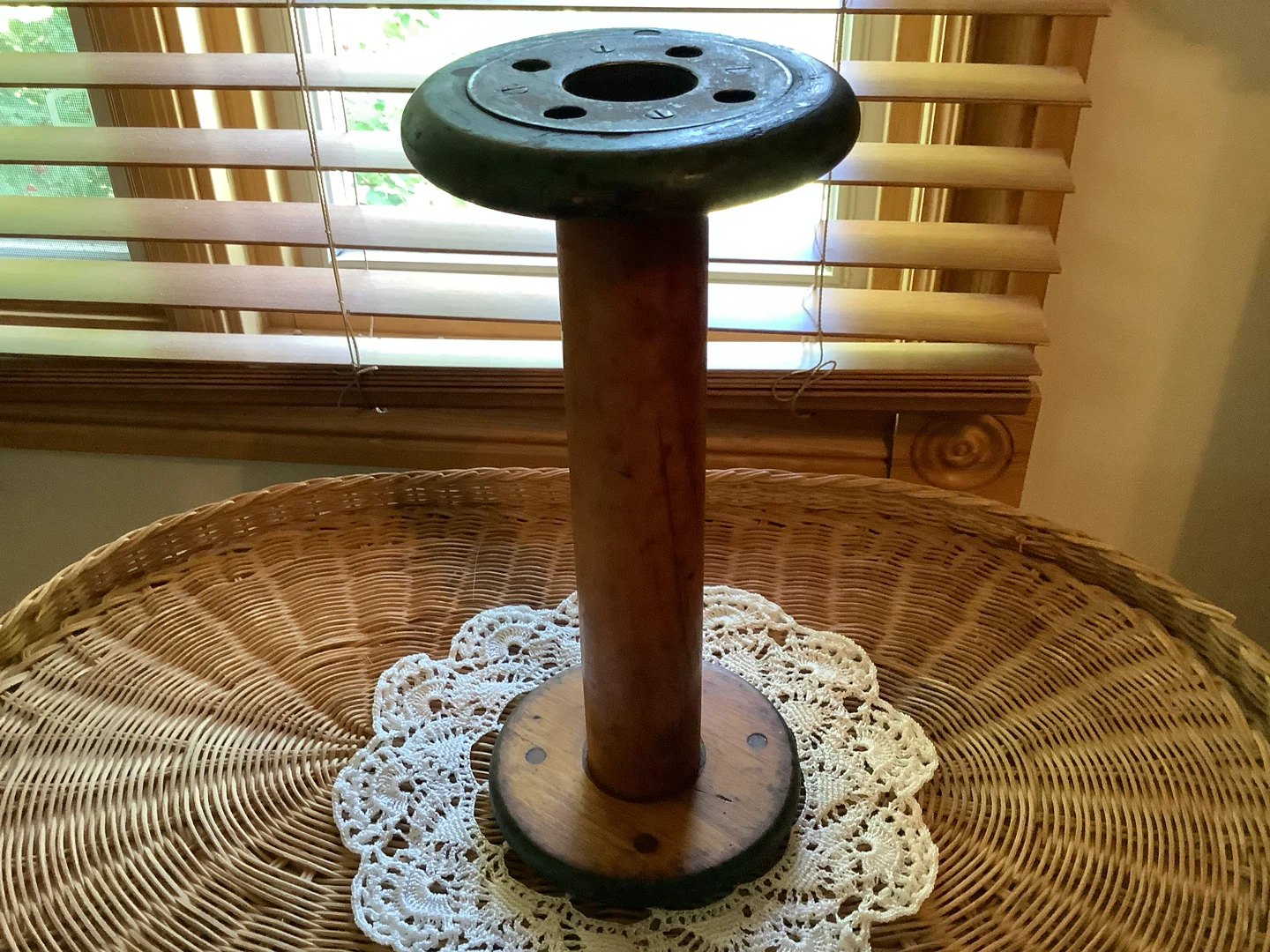 Antique/Vintage Industrial Wooden Spool 🐞