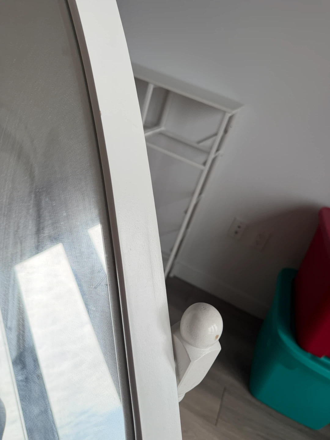White Oval Standing Mirror - photo 2