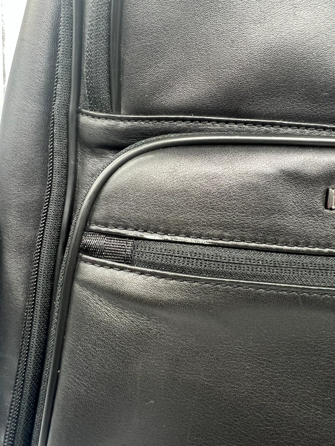 Briggs & Riley Black Leather Backpack - photo 2