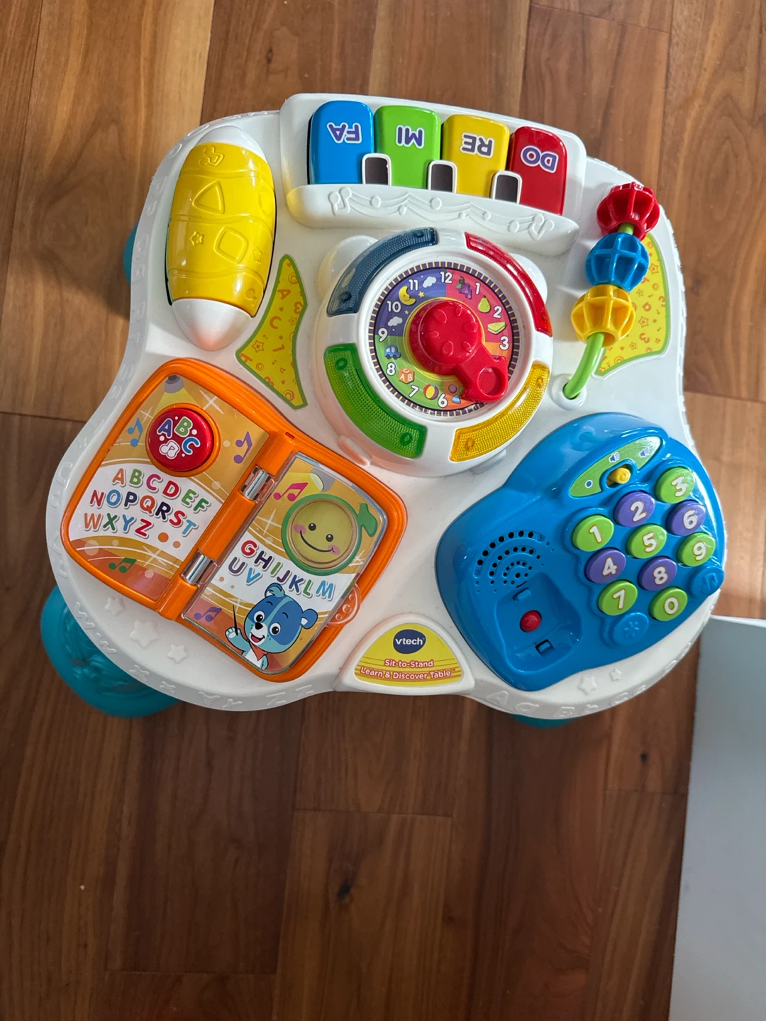 VTech Sit-to-Stand Learn & Discover Table