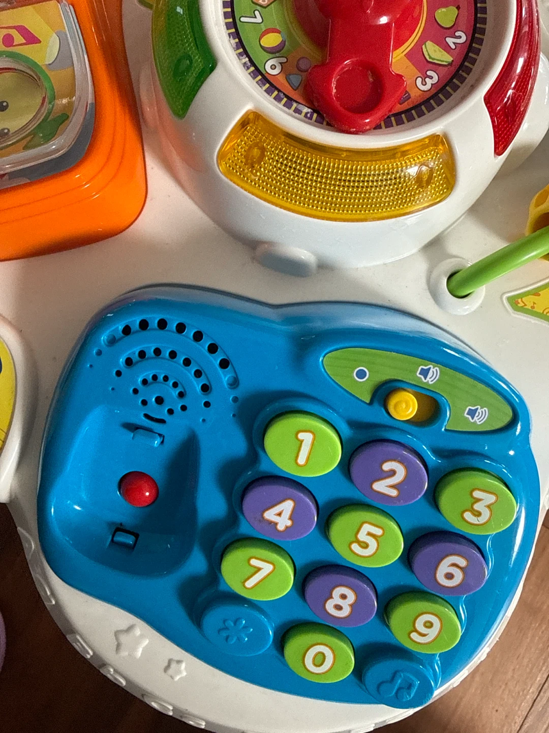 VTech Sit-to-Stand Learn & Discover Table - photo 3