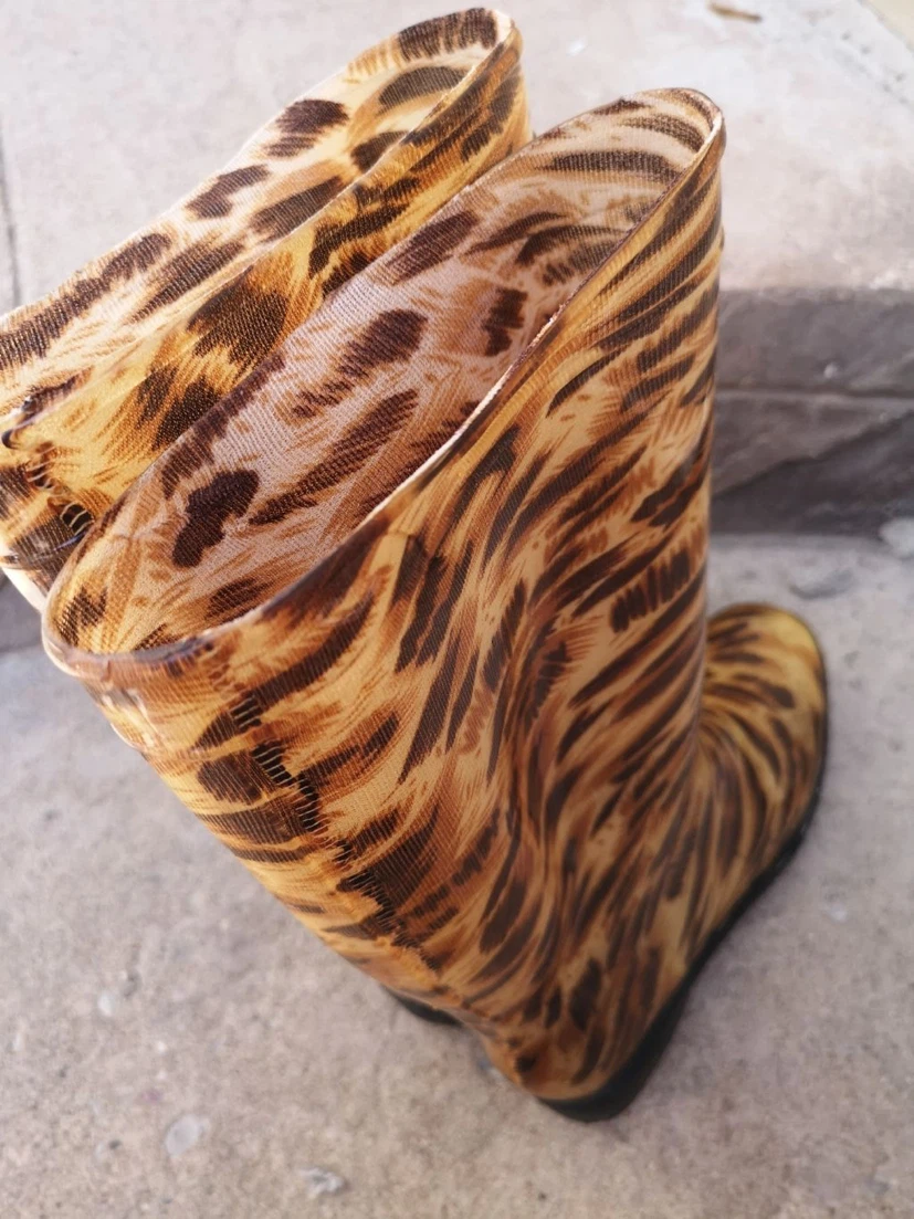 Women's Rain Boots Size 8 - photo 2