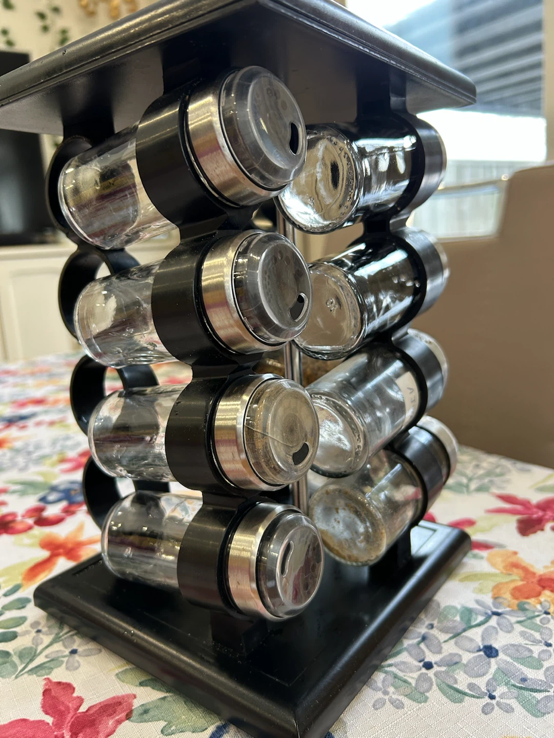 Rotating Spice Rack with 16 Jars - photo 2