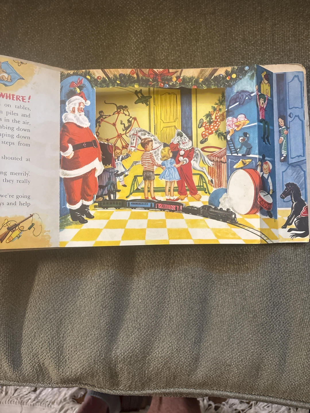 Santa's Christmas Party Pop-Up Book - photo 3