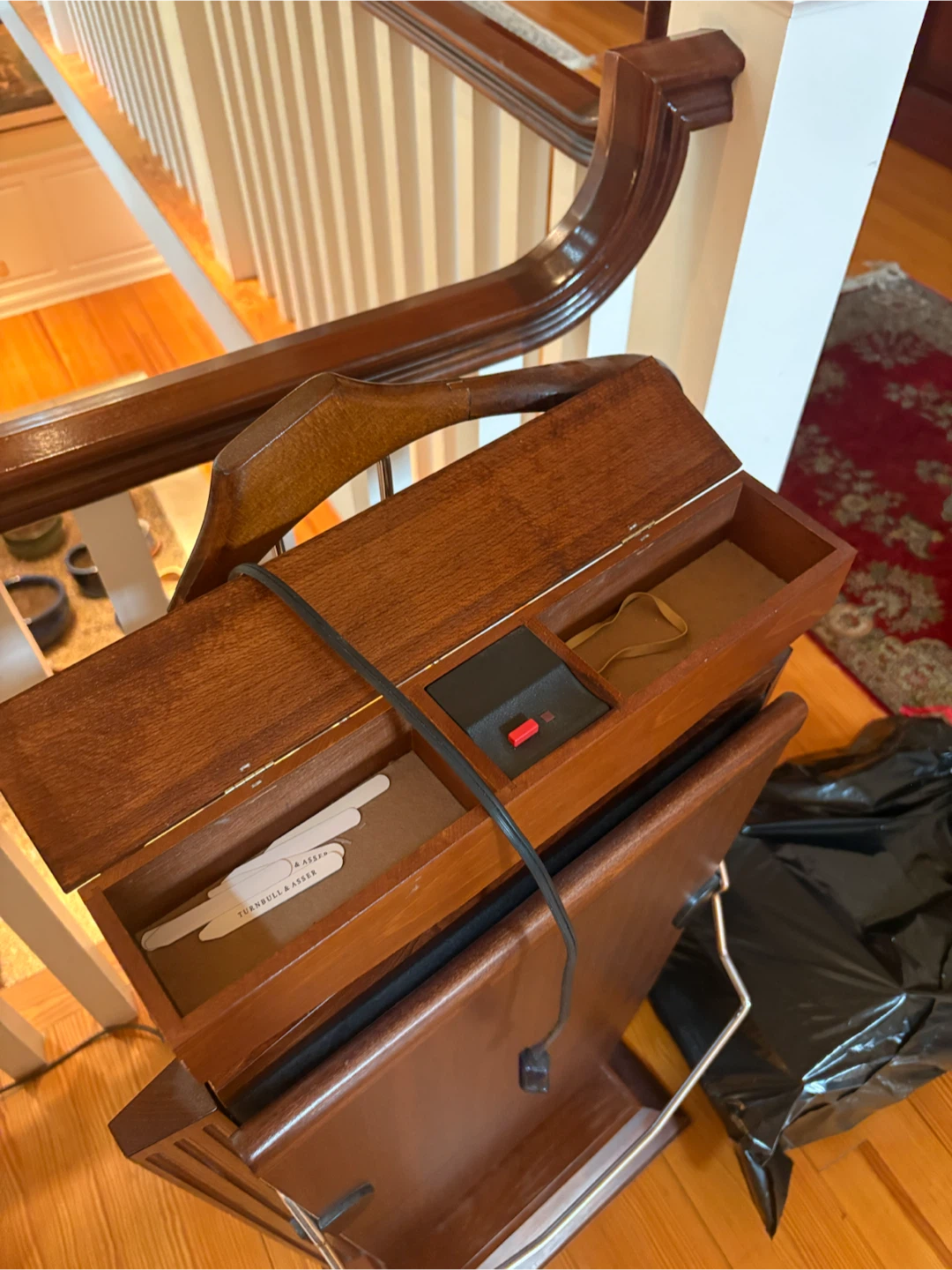 Frontgate Wooden Trouser Press - photo 5