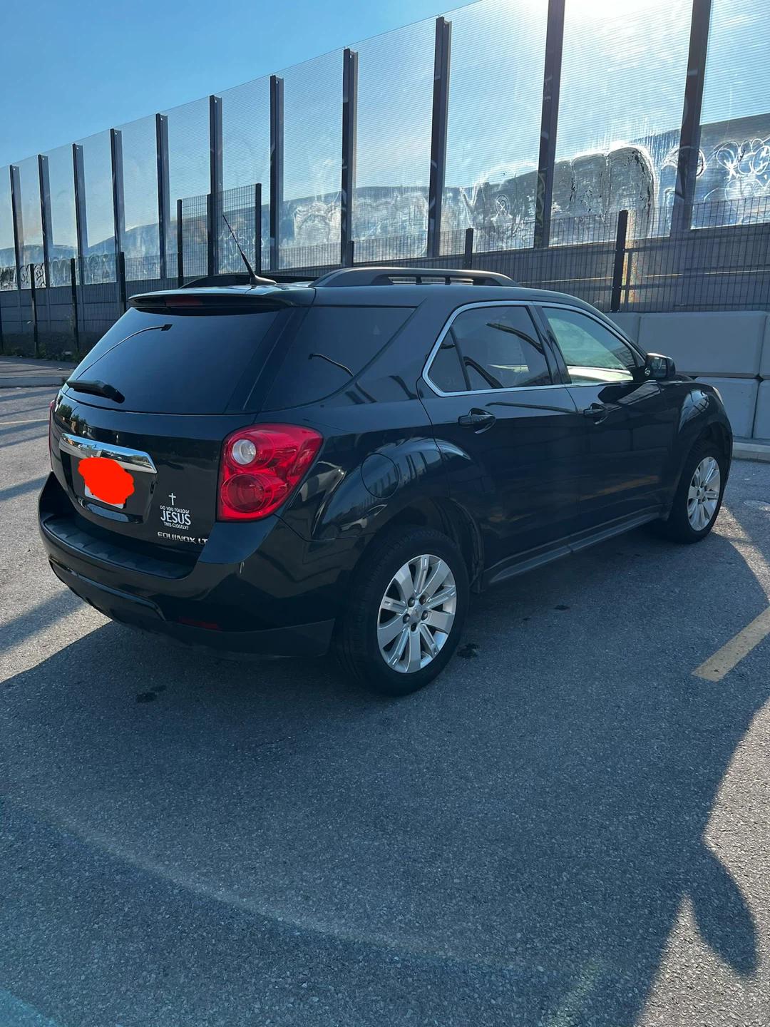 2010 Chevrolet Equinox LOW MILEAGE - CLEAN CAR FAX - photo 3