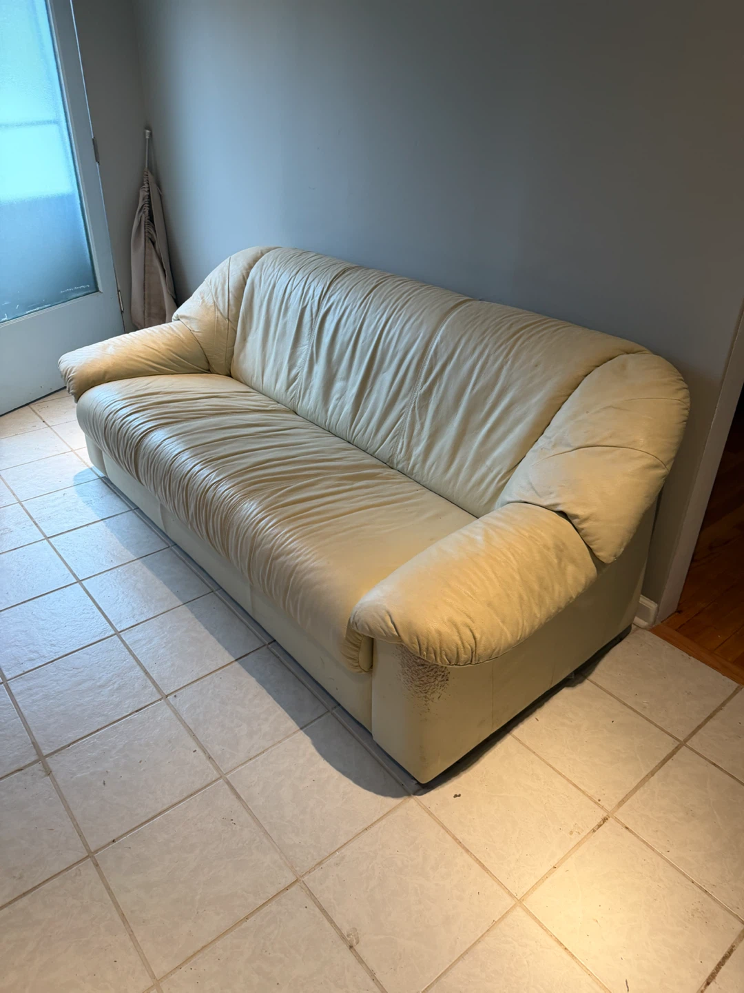Free Leather Sofa - photo 3