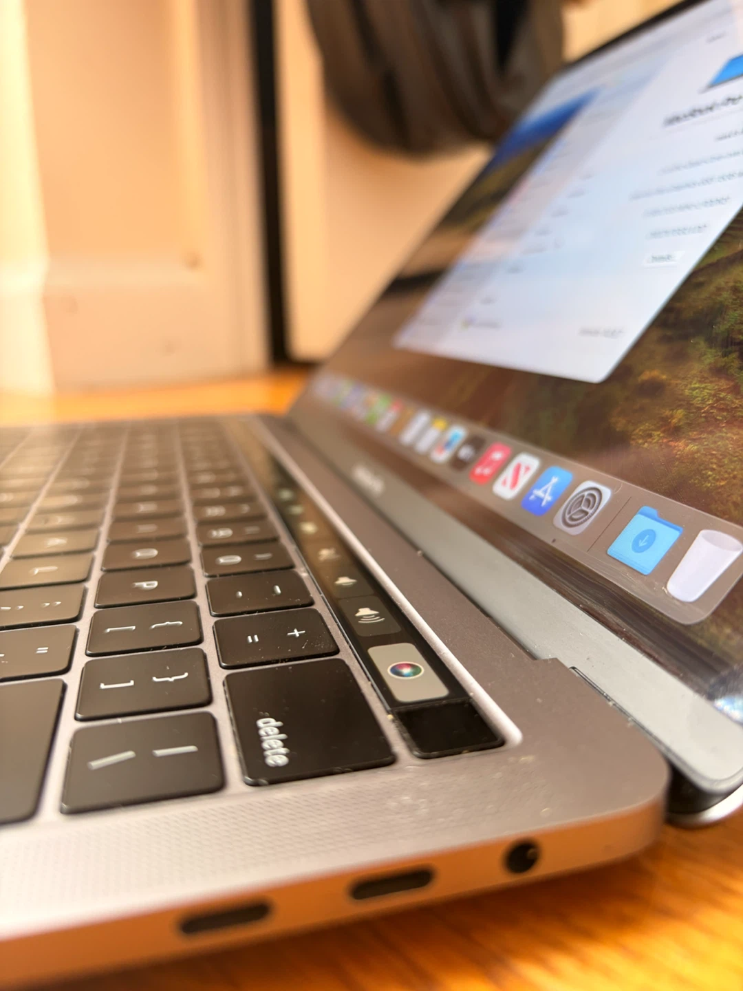 MacBook Pro (Retina, 13-inch, 2019) — 500GB / i5 / 8GB - photo 3
