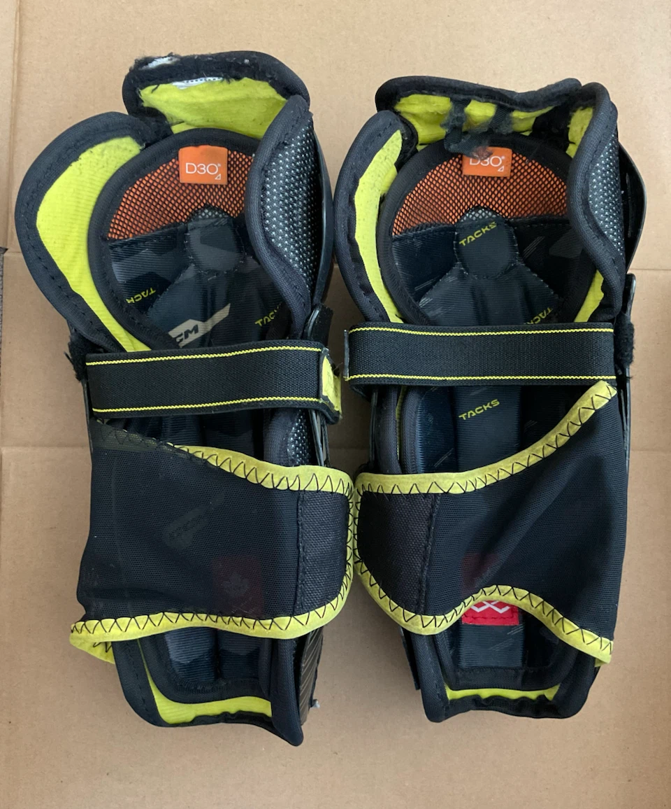 Bauer Supreme Matrix Skates & CCM Tacks AS-V Pro Shin Guards - photo 5