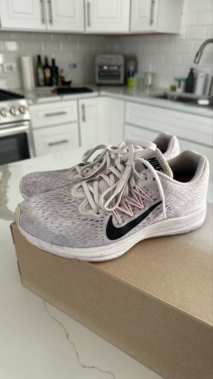 Nike Zoom Winflo 5. Size 7.5