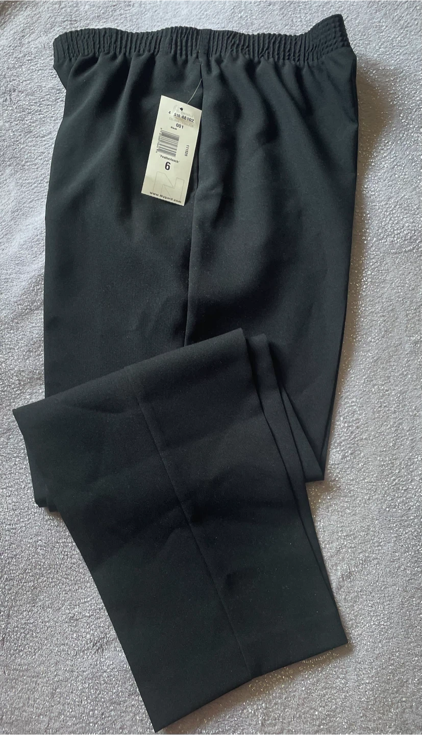 NEW. Nygard Petite Black 'Feathertouch' Pants Size 6P