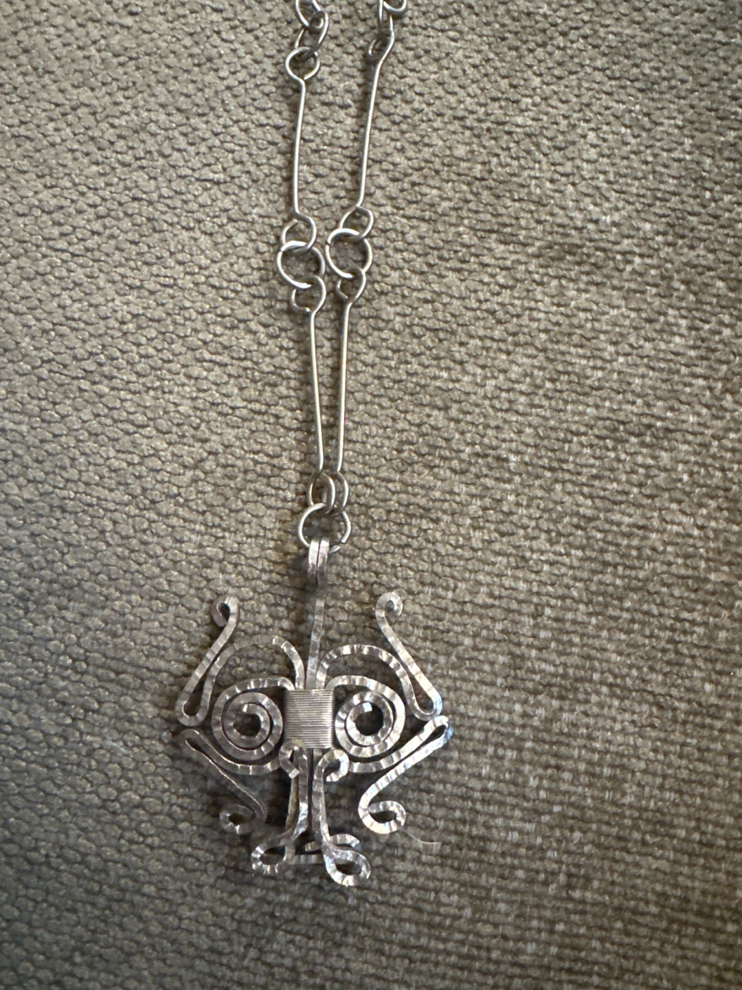 Silver Toned Pendant Necklace - photo 2