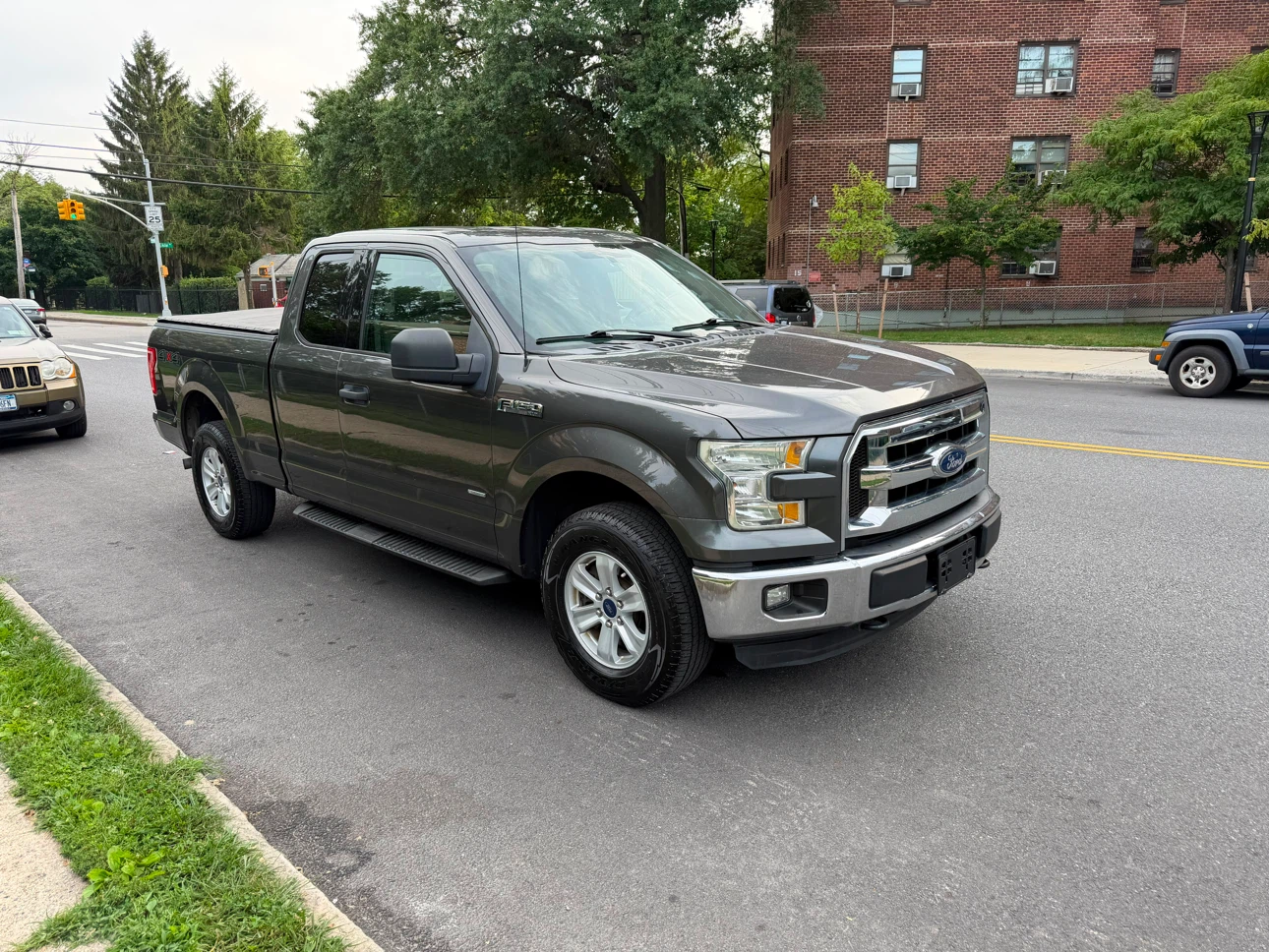 2015 Ford F-150 SuperCrew 4x4 Truck - photo 3