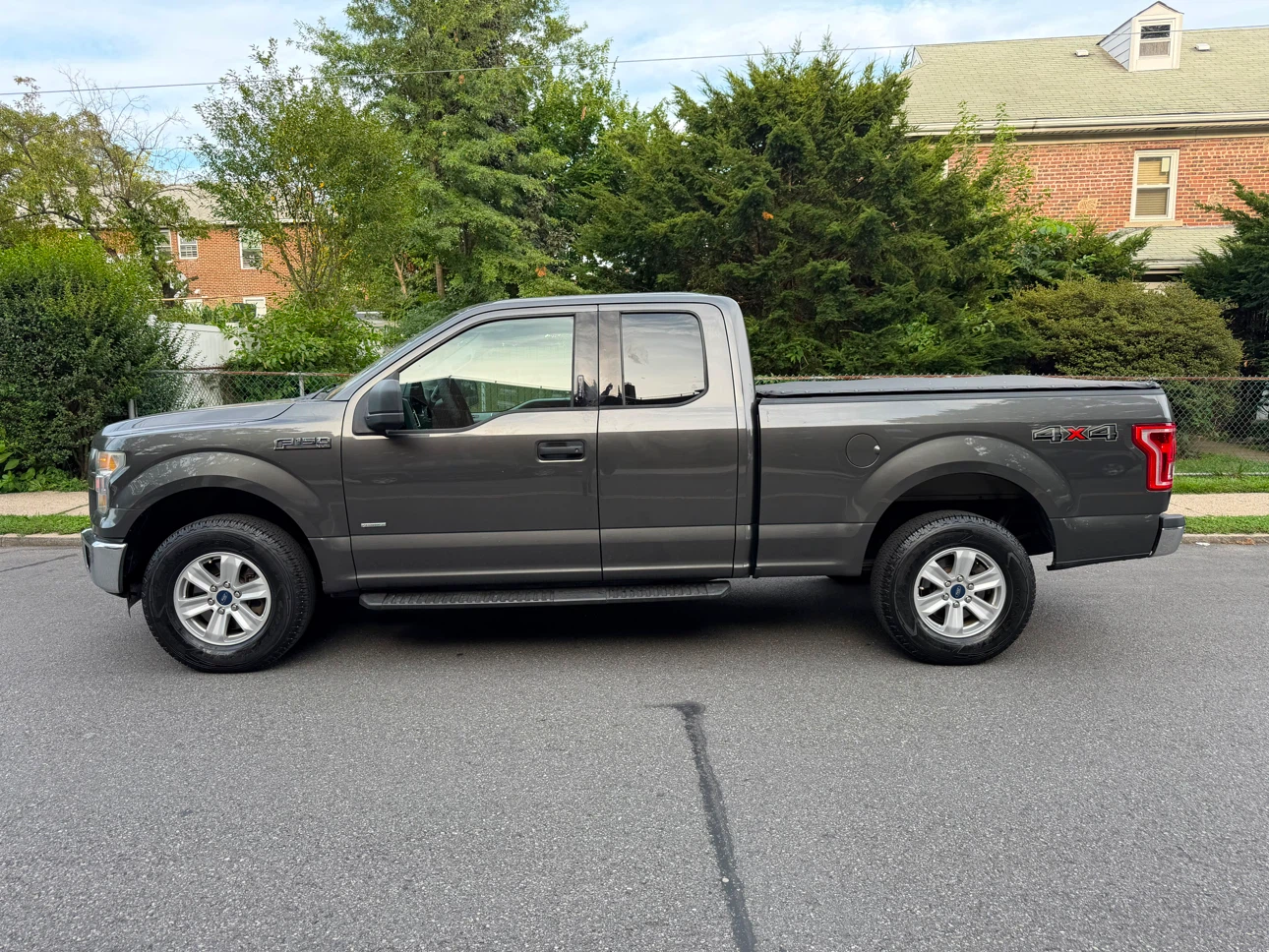 2015 Ford F-150 SuperCrew 4x4 Truck - photo 4