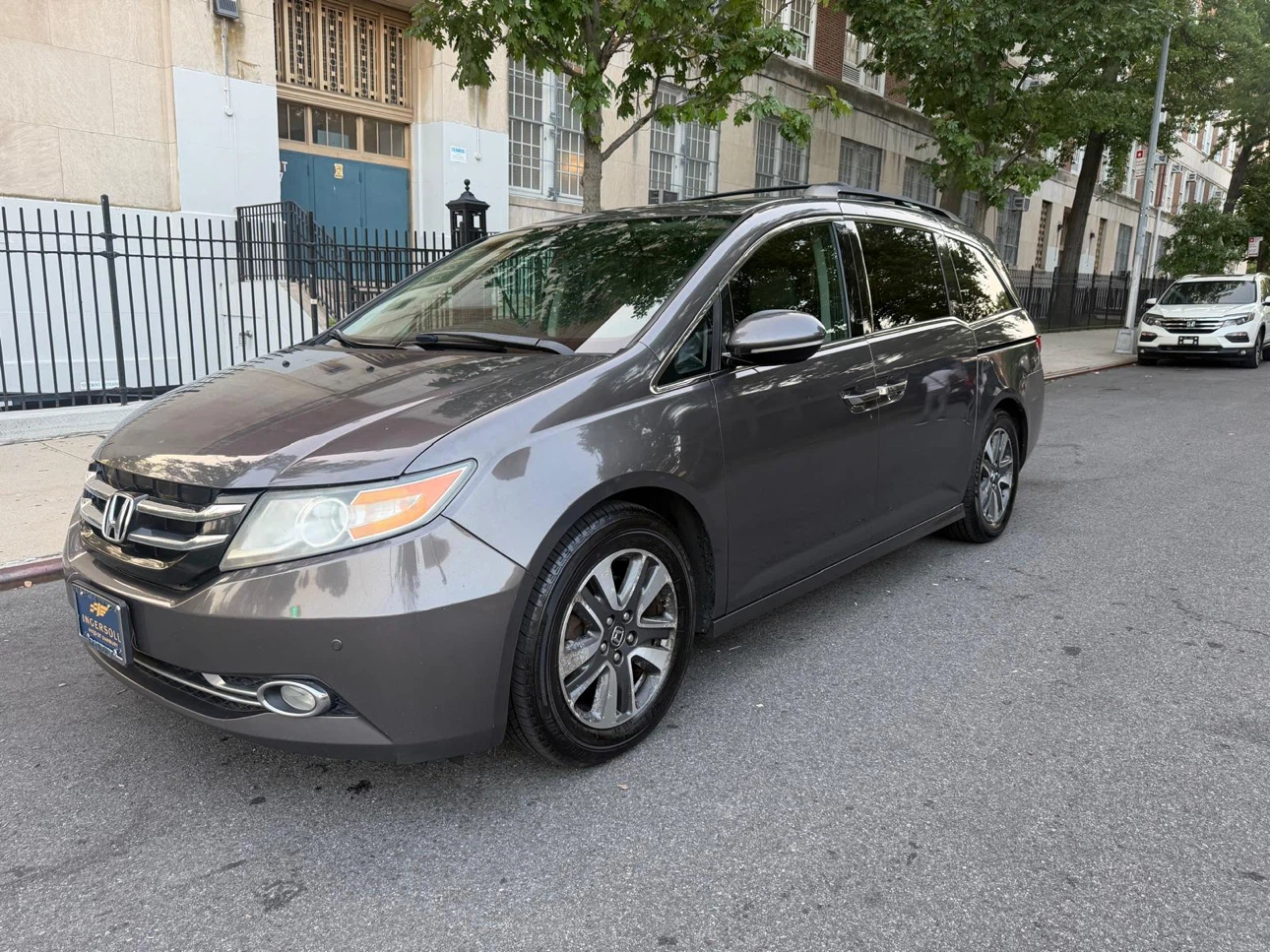 2014 Honda Odyssey TOURING - photo 2