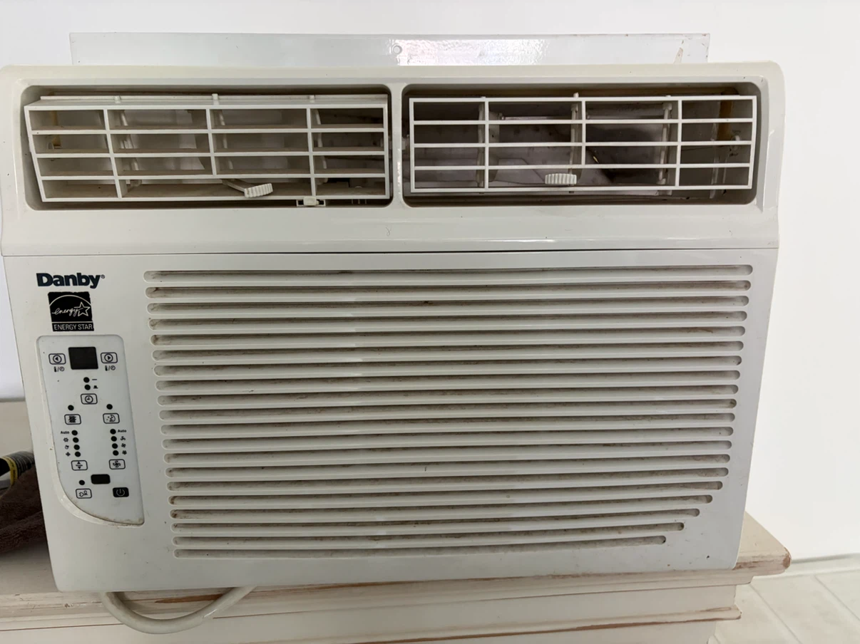 Danby Room Air Conditioner - 12,000 BTU/h