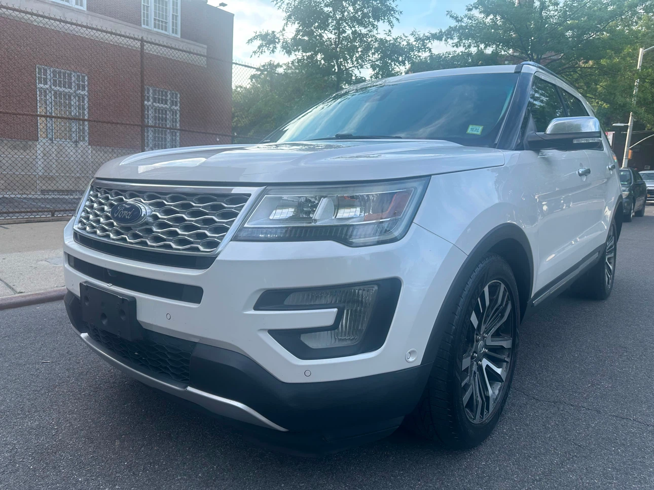 2016 Ford Explorer Platinum SUV - photo 3