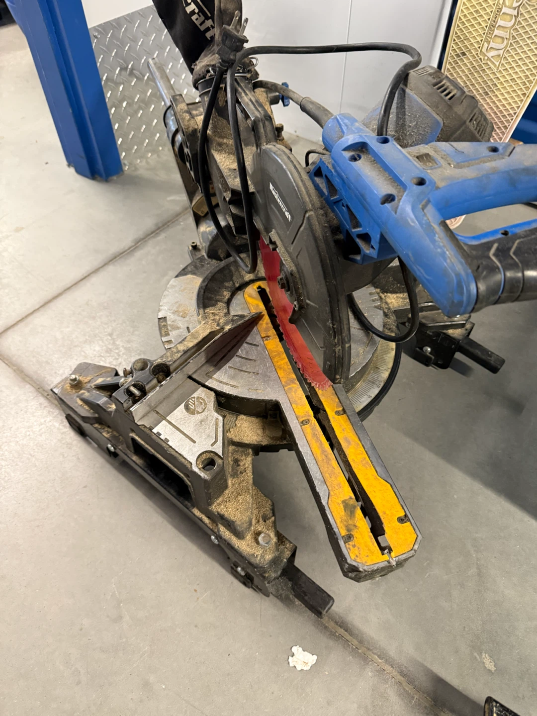 Mastercraft Compound Miter Saw - photo 4