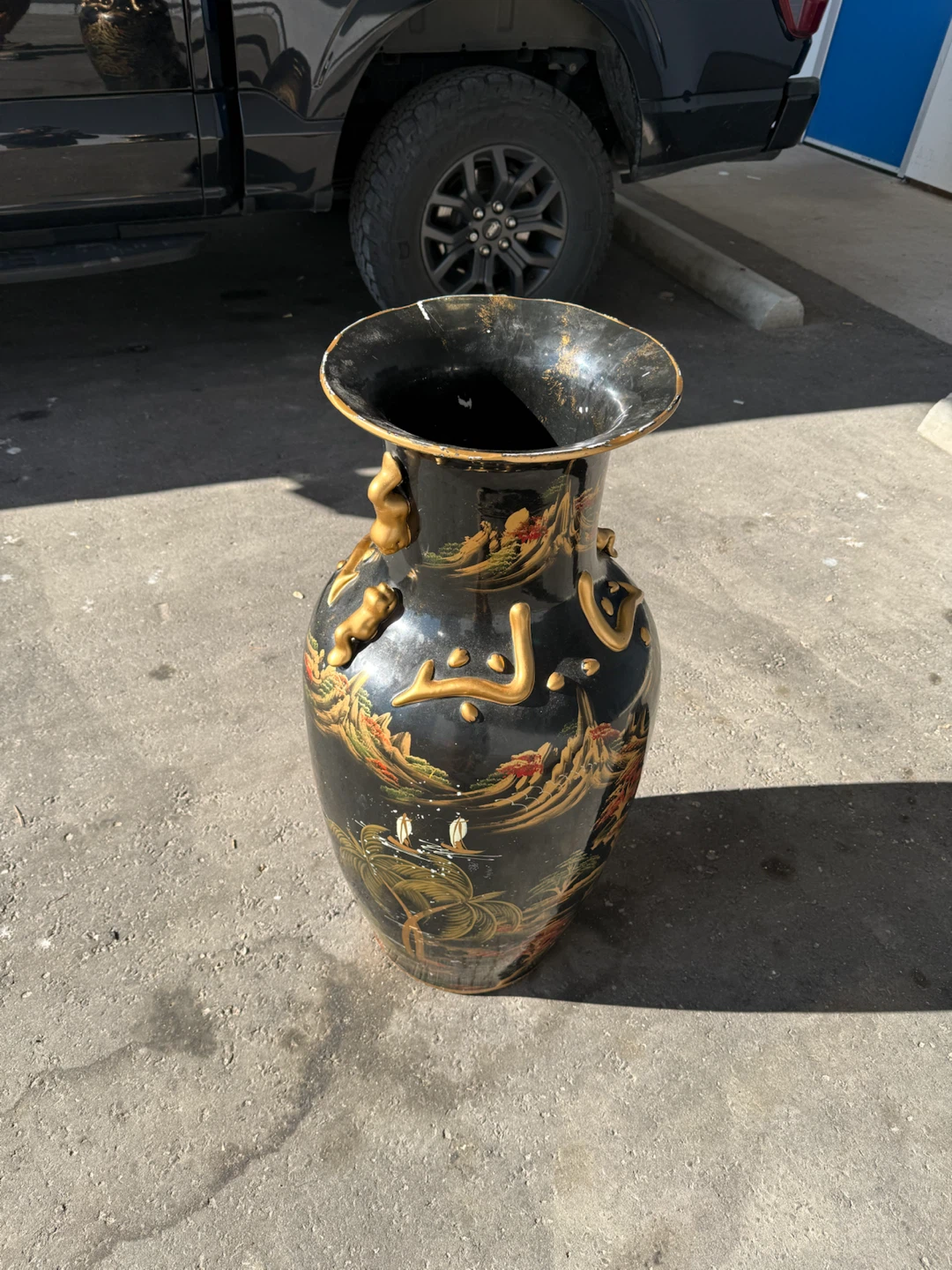Large Black Decorative Vase with Asian Motif - photo 3