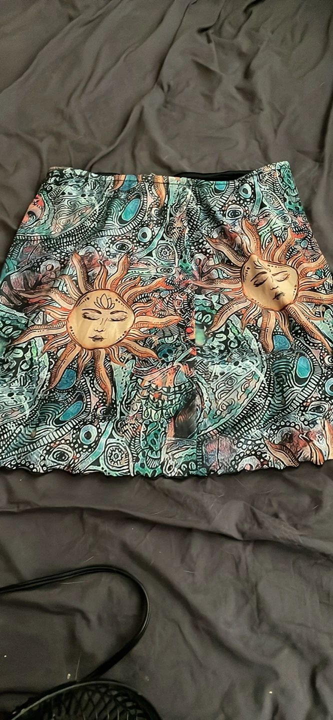 Sun and abstract print mini skirt