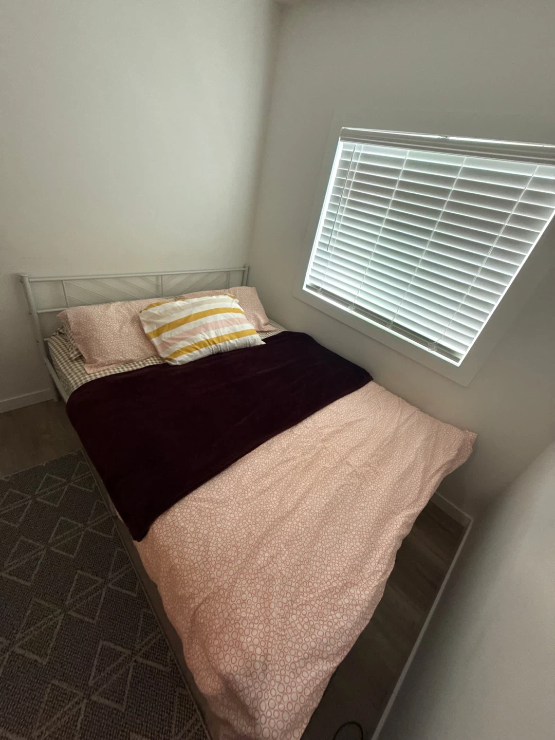 Queen size Bed