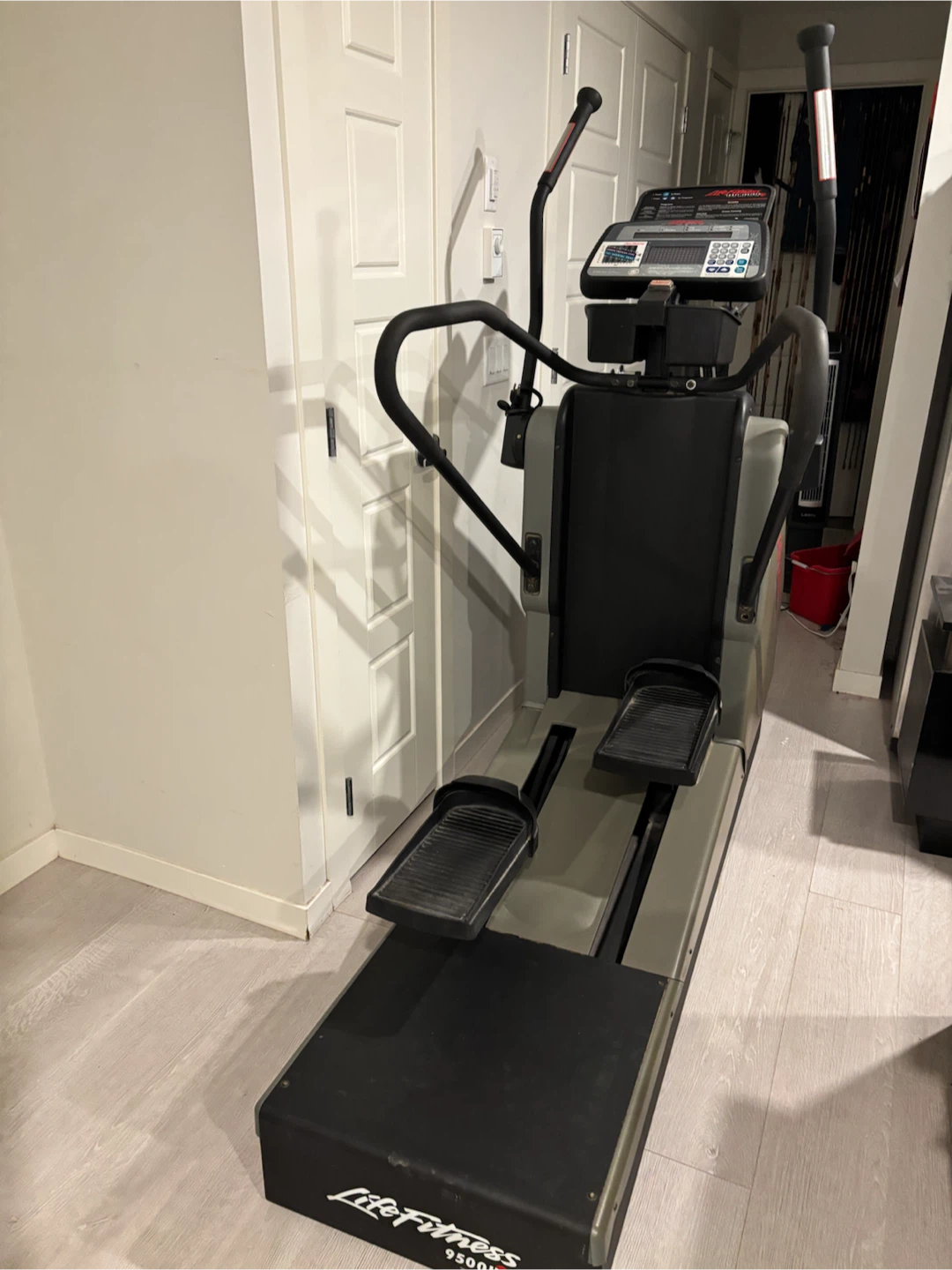 Life Fitness 9500R Elliptical