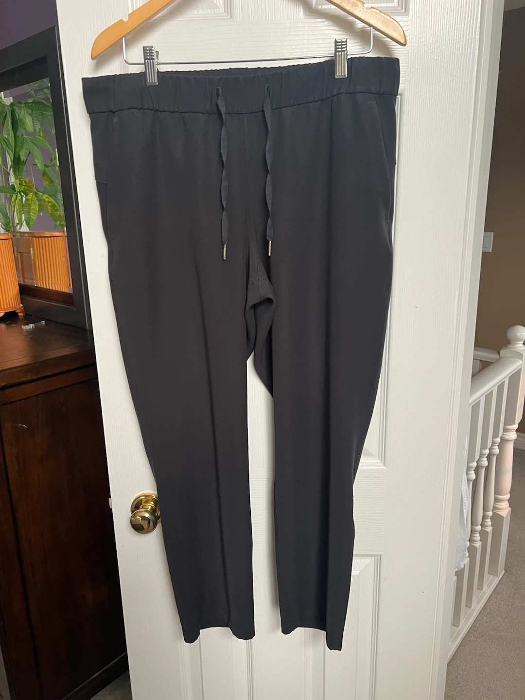 Size 12 lululemon on the fly 7/8 pants