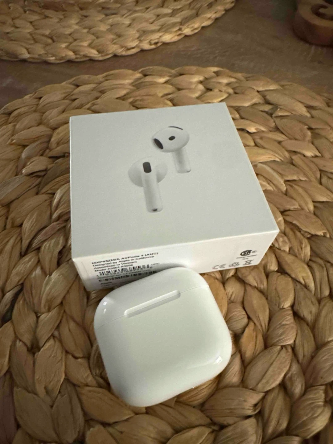 APPLE AIRPODS 4 ANC
