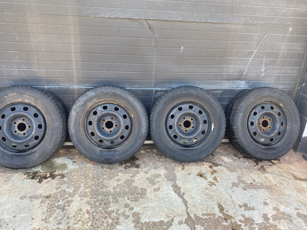 Set of 4 Winter Tires on Rims