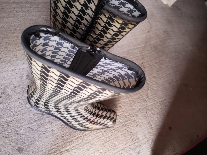 Houndstooth Rain Boots