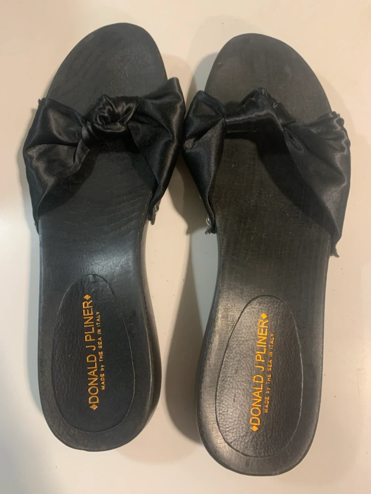 Donald J Pliner Black Thong Sandals