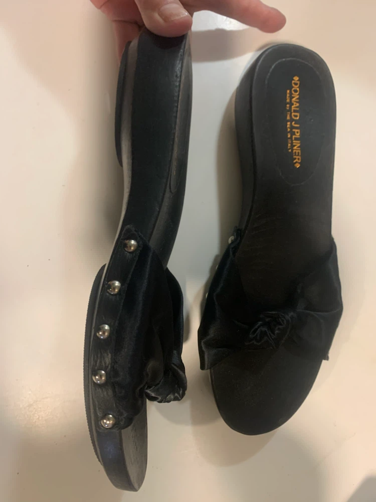 Donald J Pliner Black Thong Sandals - photo 2
