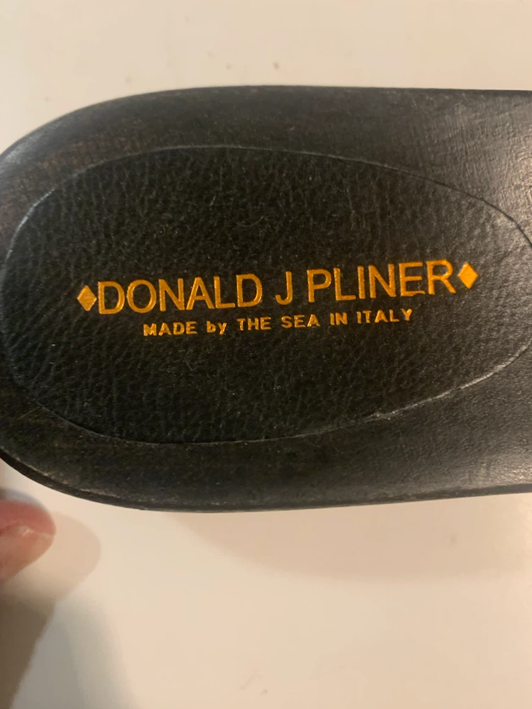 Donald J Pliner Black Thong Sandals - photo 3