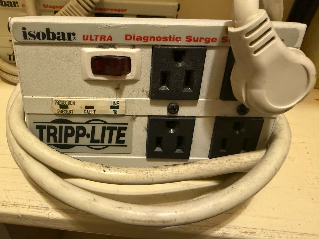 surge suppressor - photo 2
