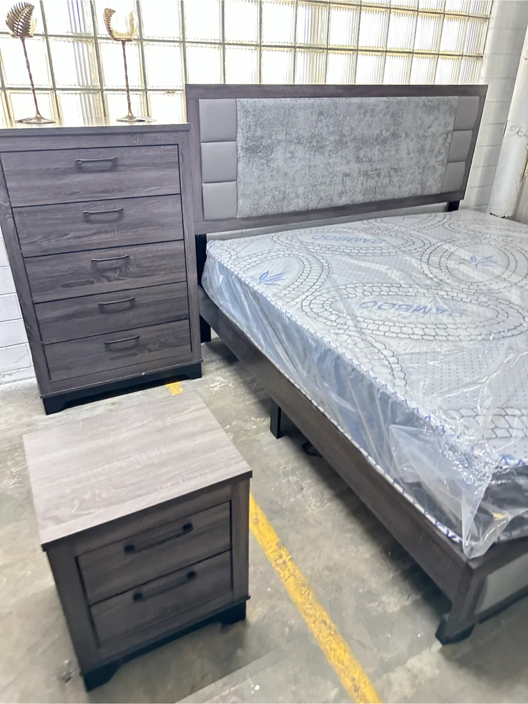 4 piece bedroom set bf Mr dr ns - photo 2